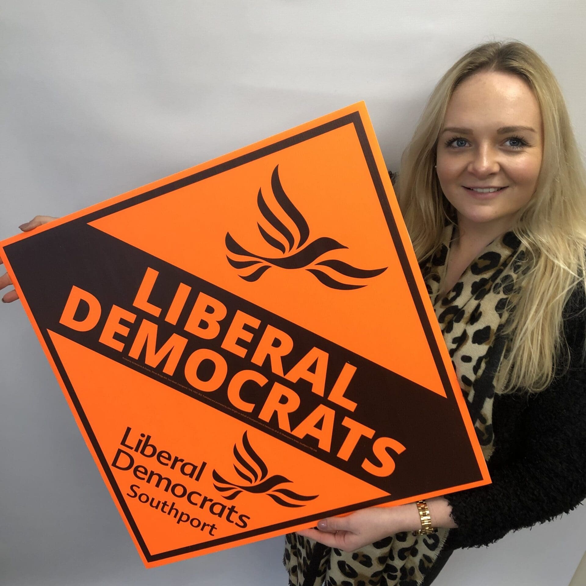 What to include on a candidates marketing election signs